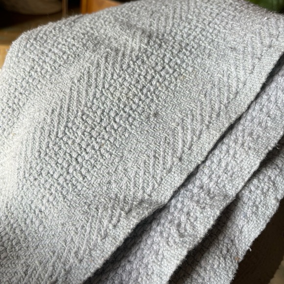 Light blue beige  chevron knit woven fringe throw blanket 55x44” - Picture 4 of 7